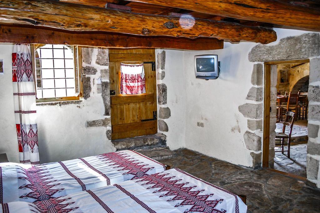 Vafes Traditional Stone Houses Экстерьер фото