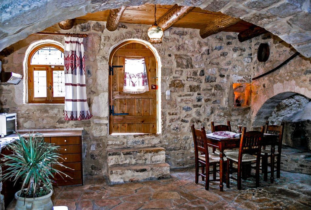 Vafes Traditional Stone Houses Экстерьер фото